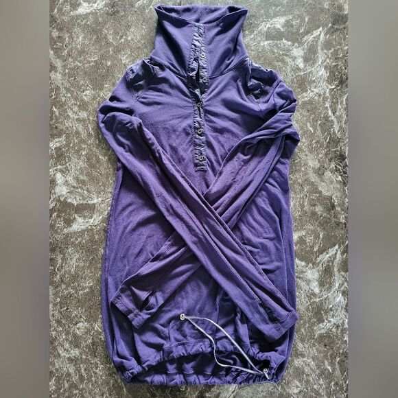 Lululemon size 4 Purple Long Sleeve Running Top With Buttons - Picture 2 of 7